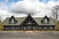 The Blackburn Grand Cabin