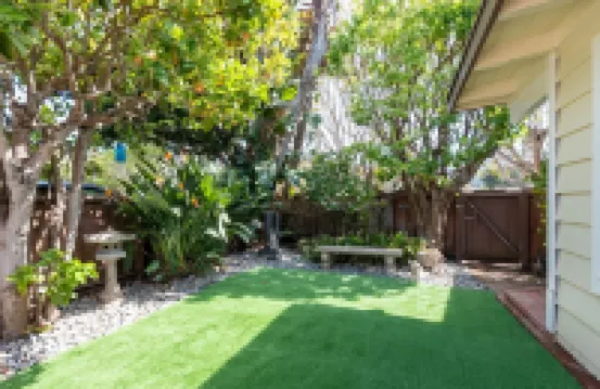 Pool, Foosball, Pool Table, Basketball Family Friendly, blocks from the beach!