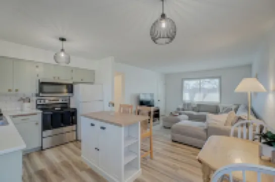 In-N-Out Trout 2.0 里弗福爾斯酒店