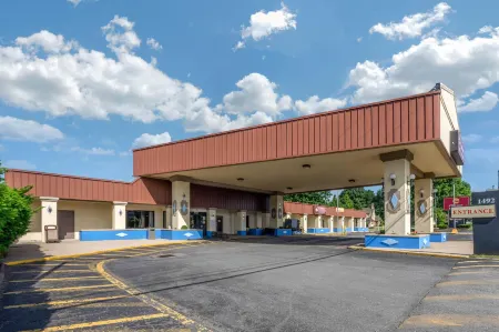 Dutchland Motel Отели рядом с достопримечательностью «Landis Homes»