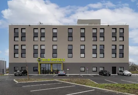 ]B&B HOTEL Valenciennes Onnaing Отели в г. Оннен