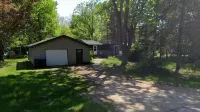 Cozy 2-bedroom Cottage - Trail access to Loon Lake