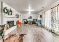 “Sweet Home Oklahoma” House - Large home with 4 bedrooms and fenced yard+garage!