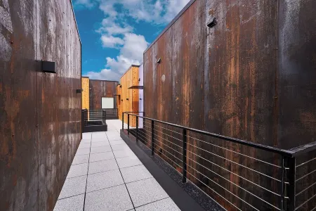 One-bedroom honeymoon penthouse, Mt Hood views, downtown White Salmon, suite 16