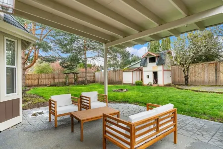 Peaceful Parkside Pad - Game Room
