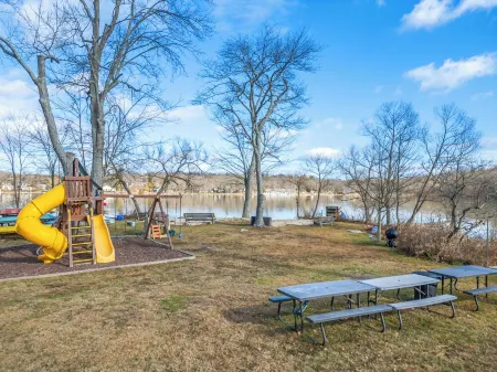 Pet Friendly Lake Cottage w/Fireplace & Fire Pit W/D