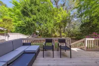 Spacious 4 bedroom home in Sea Pines, close to golf, beaches and Harbor Town!