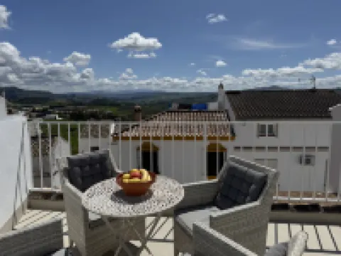 Lemon Tree Patio-Mountain View, Delightful Home in Olvera-Cadiz-Andalucia-Spain 奧維拉酒店