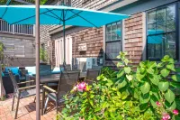 Perfect Location, Historic Town Ctr: Ground 4 Bed 3 Bath Condo