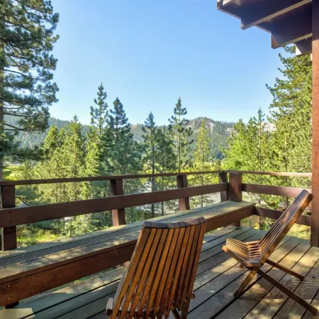 NEWLY REMODELED6 Bedrooms/3.5 Baths-Sleeps 14AWESOME VIEWS Hot Tub & Sauna