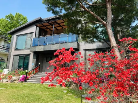 Yeoju Hangaroi Pension Отели рядом с достопримечательностью «Silleuksa»