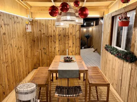 Ulsan Mulmukgot Pension Caravan Отели рядом с достопримечательностью «Jinha Beach»