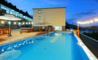 Tongyeong the Hue Pension