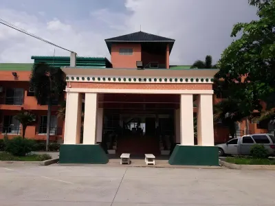 Rawanda Resort Hotel Hotel dekat Wat Inthra