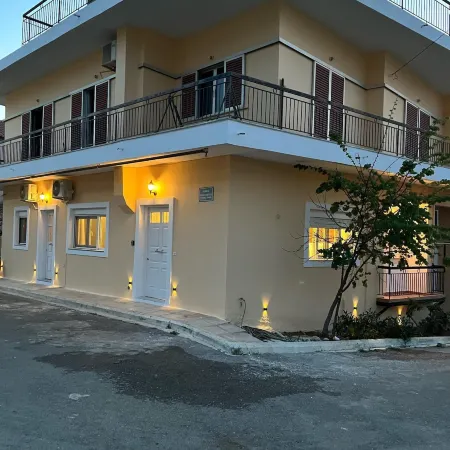 Olive Gem 2-Bed Apt Sleeps 4 with Fireplace