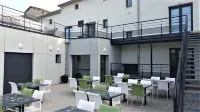 Hostel les Terrasses du Roc Hotels in Saint-Privat-de-Champclos