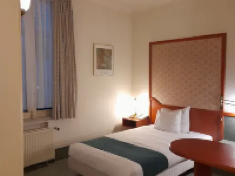 Hotel le Dome โรงแรมในบรัสเซลส์