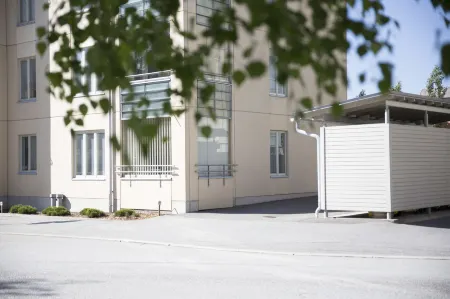 Hotel Epoque & Apartments Отели в г. Пиетарсаари