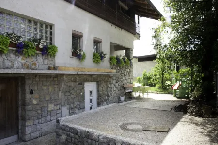 Čebelja Zibka Отели в г. Vic District