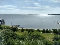 Seahorse Landing Hotels in Cedar Key