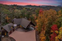Luxury Hickory Homestead 4 Bedroom Home by RedAwning Hotels in Sevier County