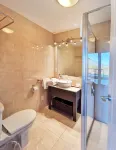 Modern Spacious Town Center Unit with Lake View Hotel di Closeburn