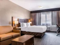Quality Hotel Dorval Aeroport Hotels near Lachine