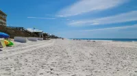 2BR Near Gulf Place w/ Pool, Grill + Free Tickets: Dolphin Cruise & More! - 4-Star
