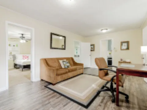 Adorable on Taylor Both Units Hotels in West Columbia