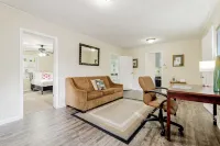 Adorable on Taylor Both Units Hotels in West Columbia