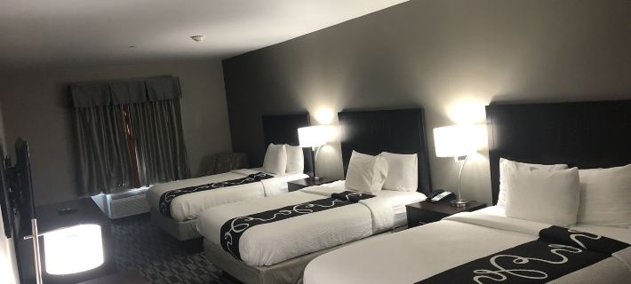 Catoosa Inn & Suites Các khách sạn ở Tulsa