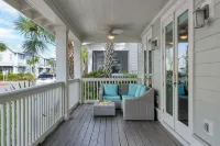 Shine on the Shore by Avantstay Pool + Golf Cart Hotels in Inlet Beach