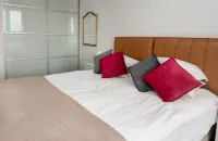 KD Tower Abodebed Hoteles cerca de The Snow Centre
