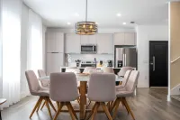 5BR Home With Private Pool Themed Decor