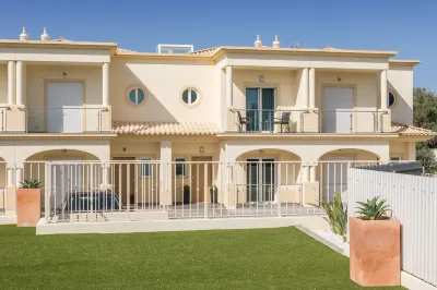 D_Loft Sea and Golf Hotel a Guia