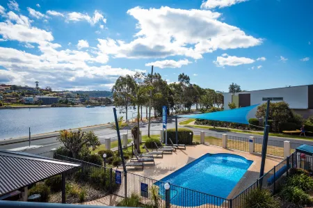 Sails Luxury Apartments Merimbula Отели в г. Меримбула