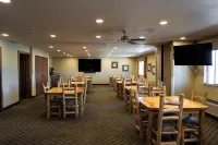 Pinedale Hotel & Suites Hotels in Pinedale