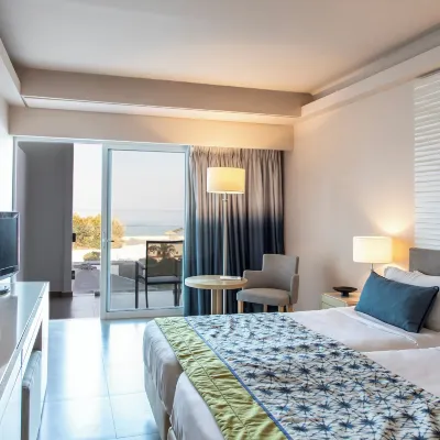Eden Roc Resort - All Inclusive Отели рядом с достопримечательностью «Парк Андреаса Папандреу»