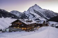 AlpenParks Hotel & Apartment Arlberg Warth Mit Pool