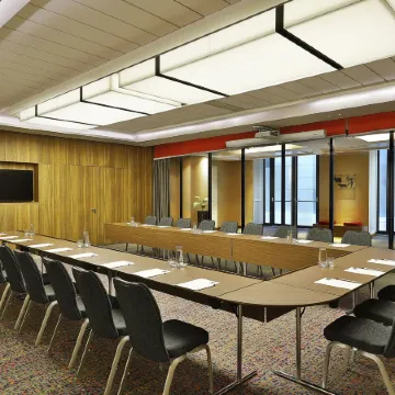 Park Mall Hotel & Conference Center