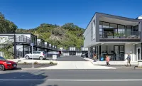 The Com Plex Motel Hotels in 