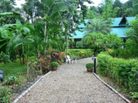 Mek Kiri Riverkwai Resort Hotels near Jogkradin Waterfall