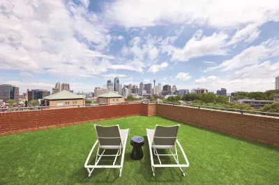 Adina Apartment Hotel Sydney Surry Hills Hotels near Mark Hanham Gallery