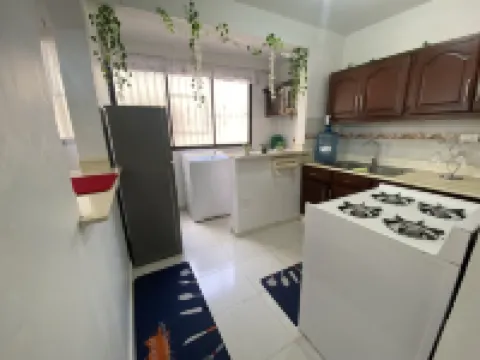 9人3卧室公寓 靠近紀念區