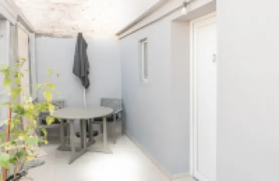 L&B Amphitheater Apartments