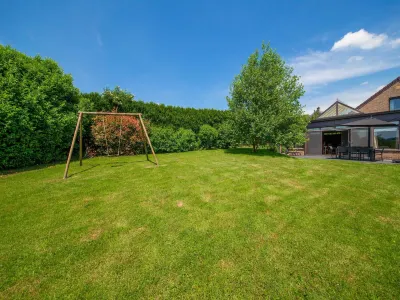 Countryside Holiday Home in Mohiville with Terrace Hôtels à proximité de la Natoye