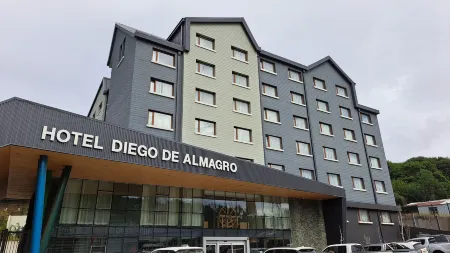 Hotel Diego de Almagro Castro Отели в г. Чилоэ