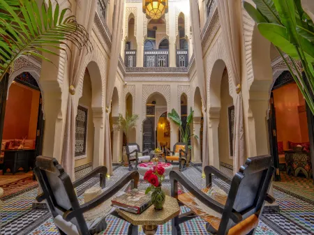 Riad Almisk Отели рядом с достопримечательностью «Agafay Marrakech - Activités Quad buggy Chameau et diner spectacle»