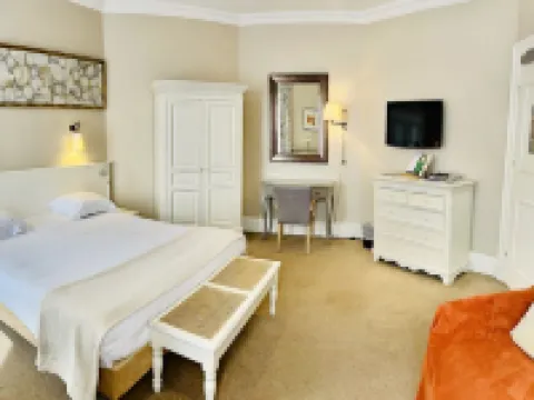 Hôtel le Central Hotels in Trouville-sur-Mer