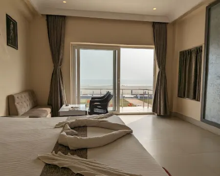 Parth King Beach Resort โรงแรมในมณฑรมุณี